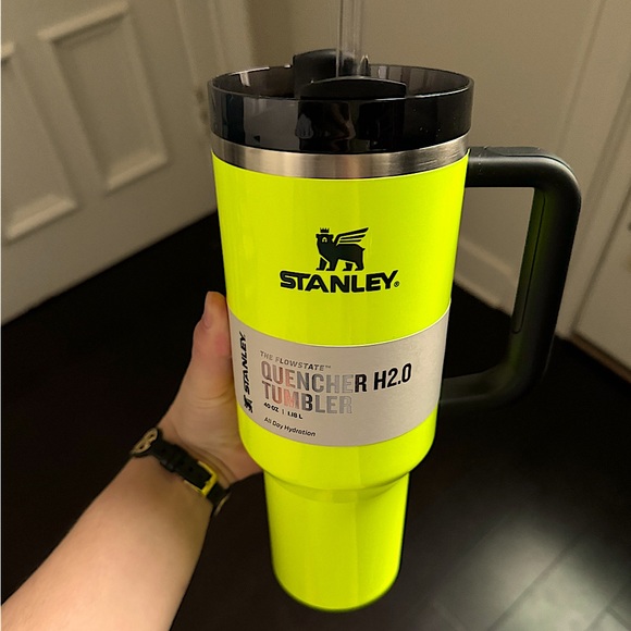 NEON YELLOW 40oz STANLEY - Picture 3 of 3
